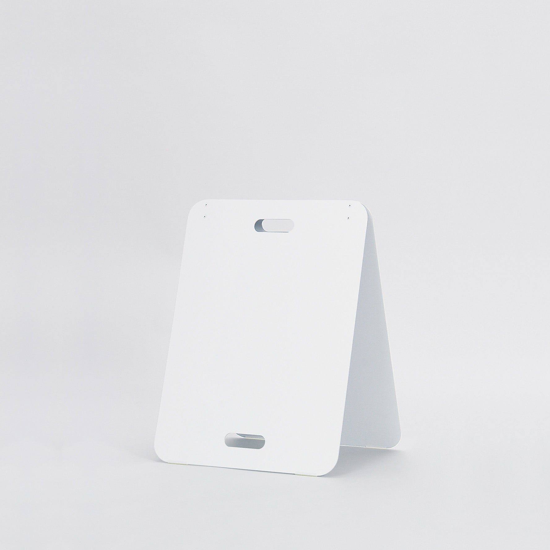 おしゃれ立て看板 コンパクト A型 アルミ複合板 450ｘ600mm 白色 無地 屋外仕様